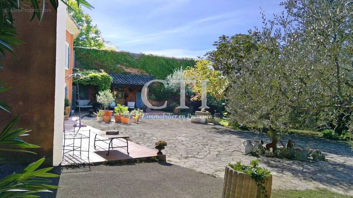 Maison à VAISON-LA-ROMAINE