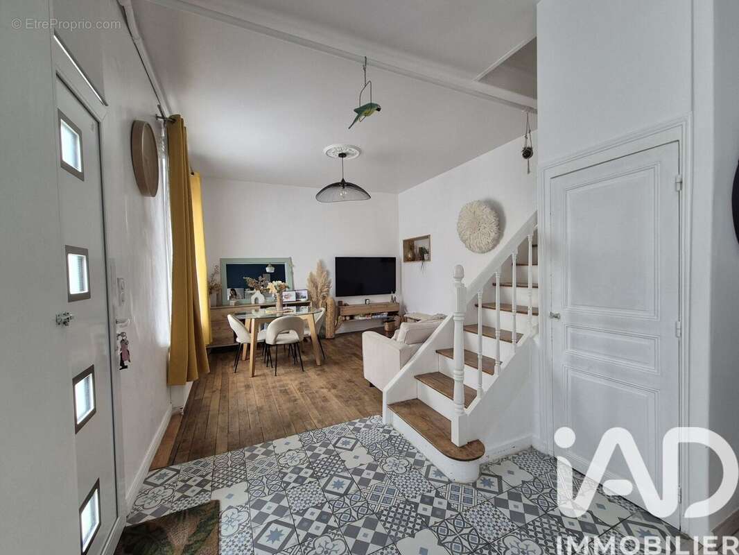 Maison 114 m² à Thouars  - photo 5