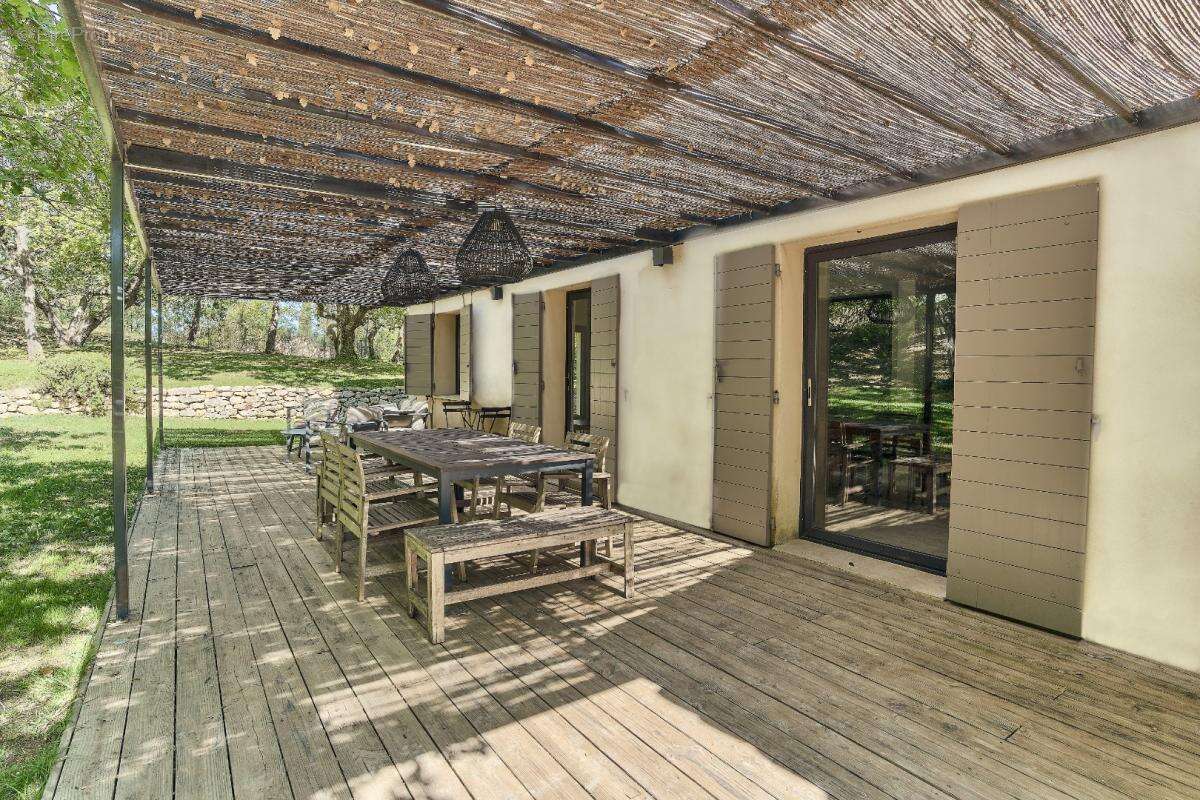 Maison à LE PUY-SAINTE-REPARADE