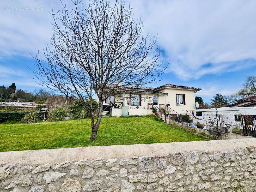 Jolie maison de village avec piscine - photo 3