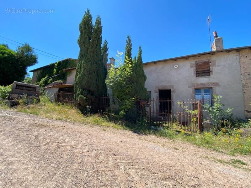 Maison à LA PACAUDIERE