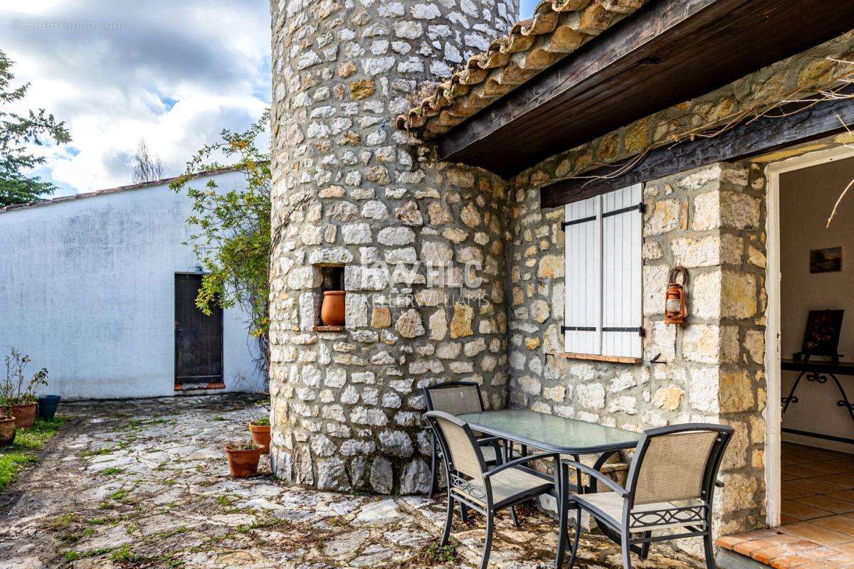 Maison à LA GAUDE