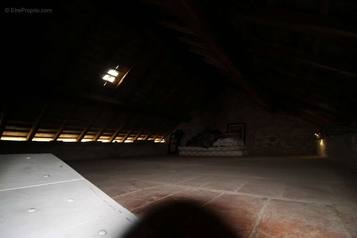 Appartement à SAINT-LEGER-SOUS-BEUVRAY