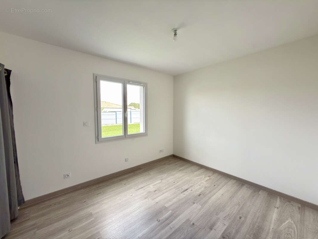 Maison à SAINT-ETIENNE-DU-BOIS