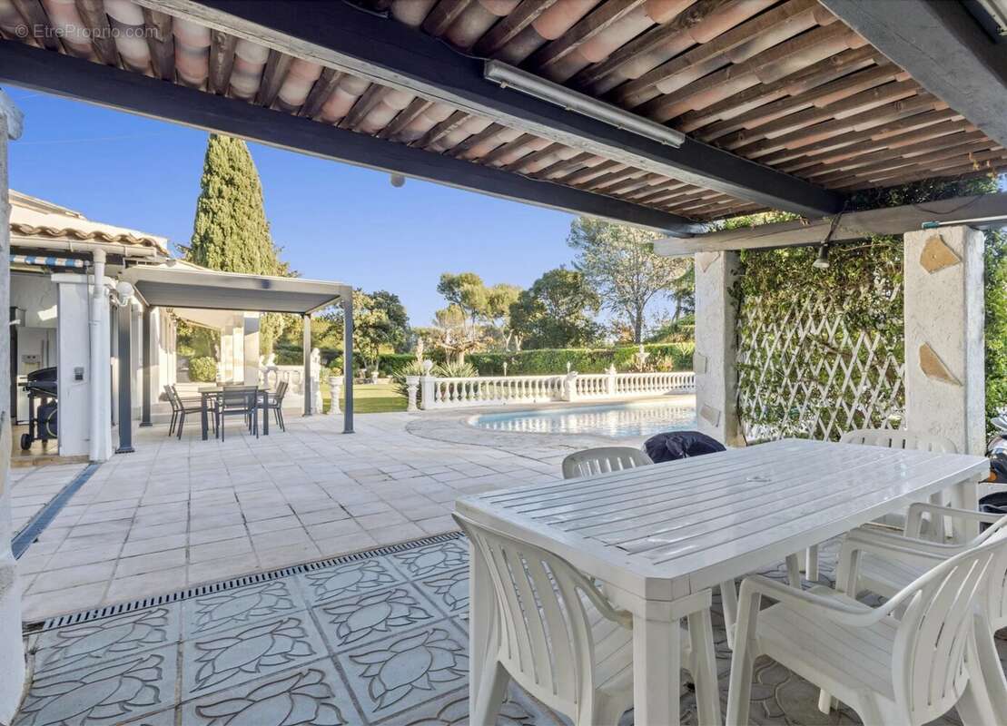 Maison à MOUGINS