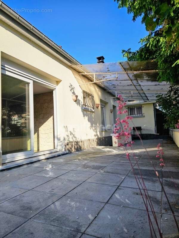 Maison à BOUVAINCOURT-SUR-BRESLE