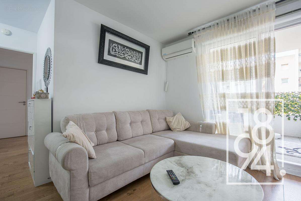 Appartement à MARSEILLE-2E