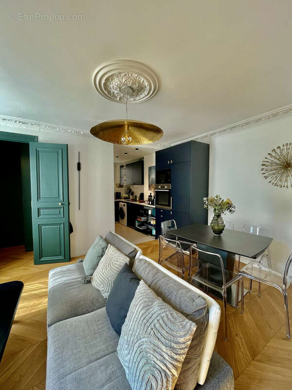 Appartement à PARIS-8E