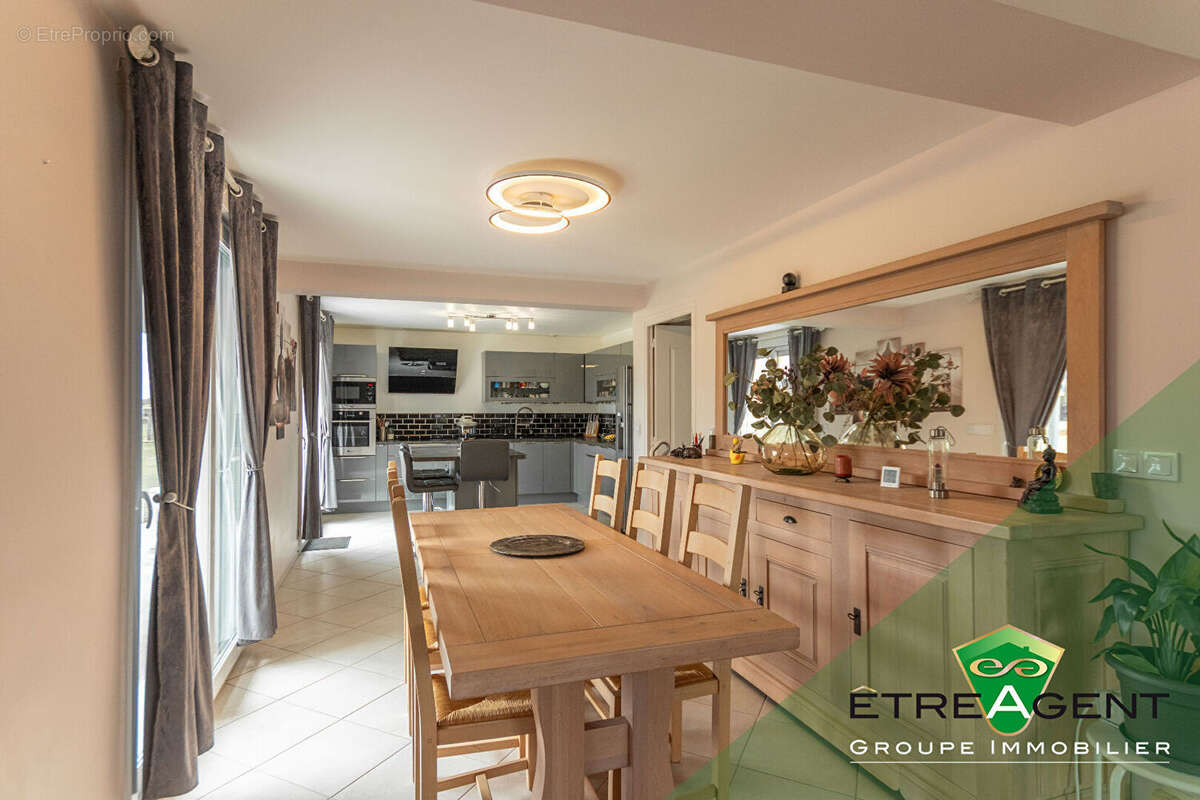 Maison COLLANDRES QUINCARNON - 178 m² - 5 chambres - photo 4