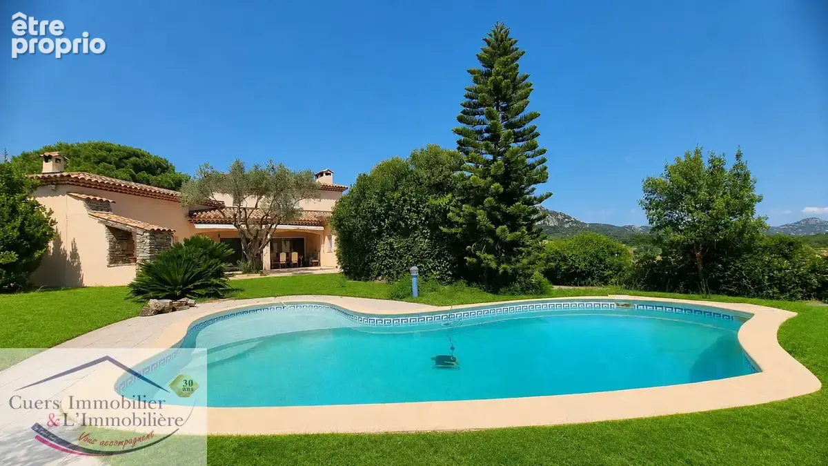 La crau, propriete  avec 2 logements developpant 337m2 habitables, avec piscine - photo 2