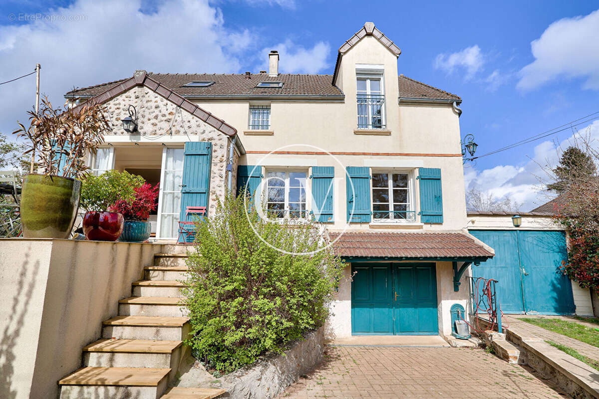 Maison à LES ESSARTS-LE-ROI