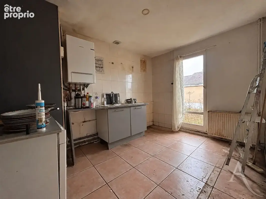 Bourges Asnières - Maison mitoyenne de plain-pied - A rénover - photo 6