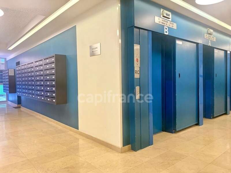 Appartement à PARIS-20E