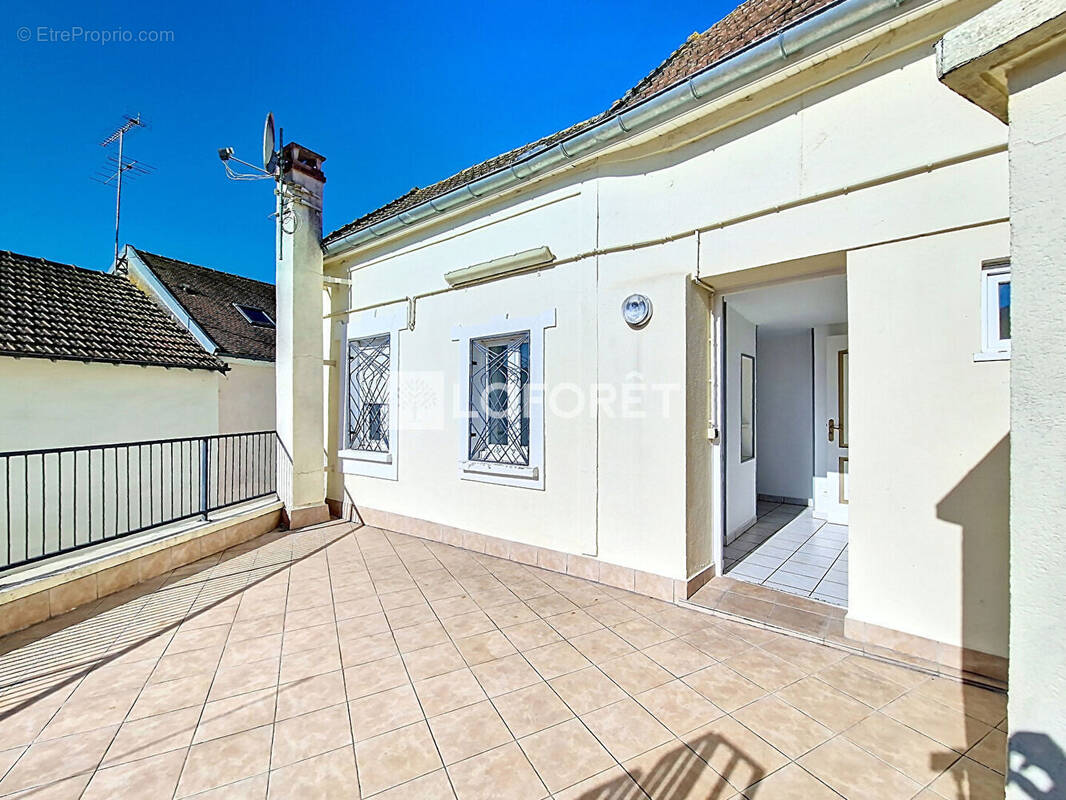 Appartement à FONTENAY-EN-PARISIS