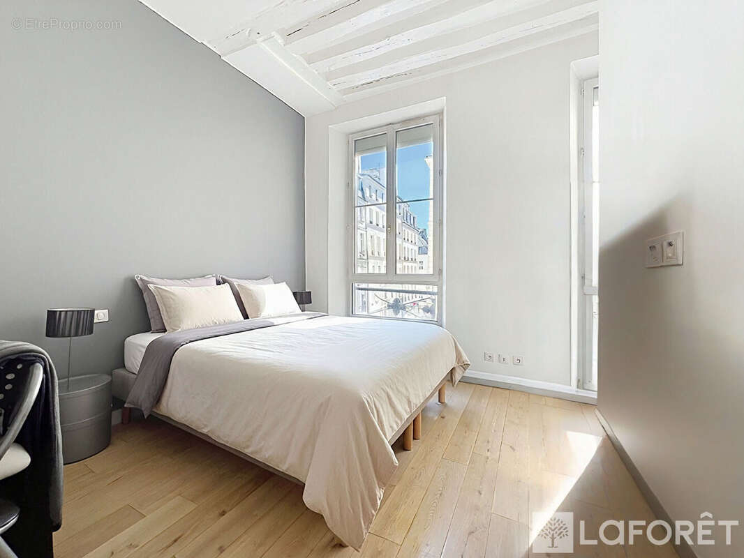 Appartement à PARIS-2E