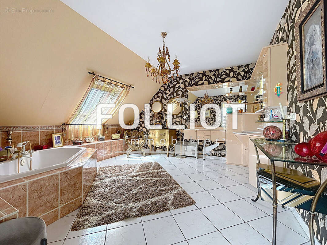 Maison à LONGUEVILLE