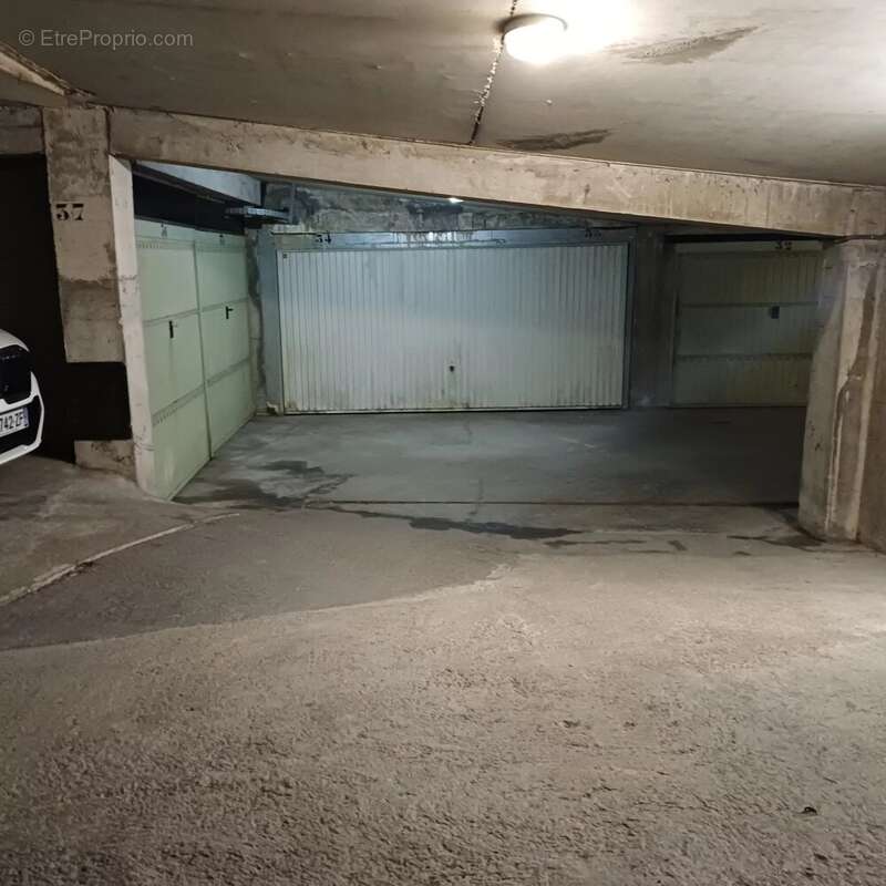 Parking à BEAULIEU-SUR-MER