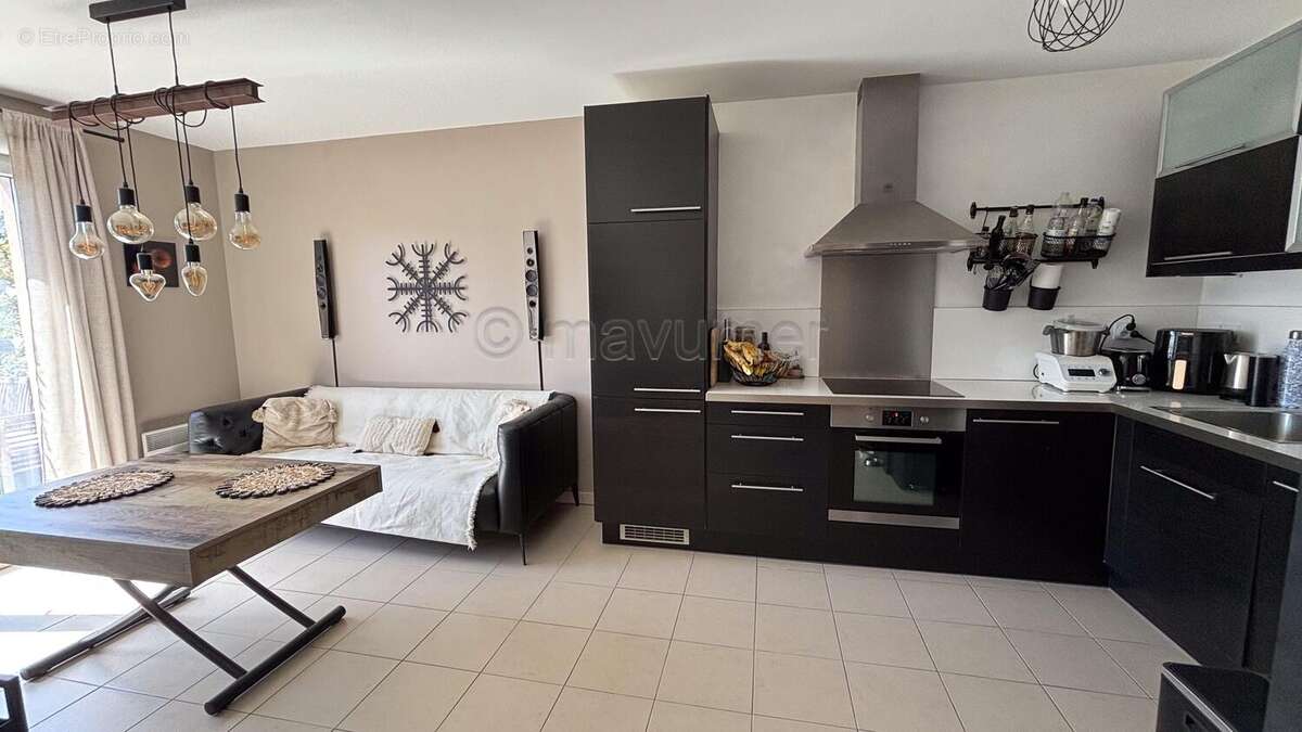Appartement T3 - dernier étage - terrasse 16m2 - double box - 13009 Marseille n°4 - Appartement à MARSEILLE-9E