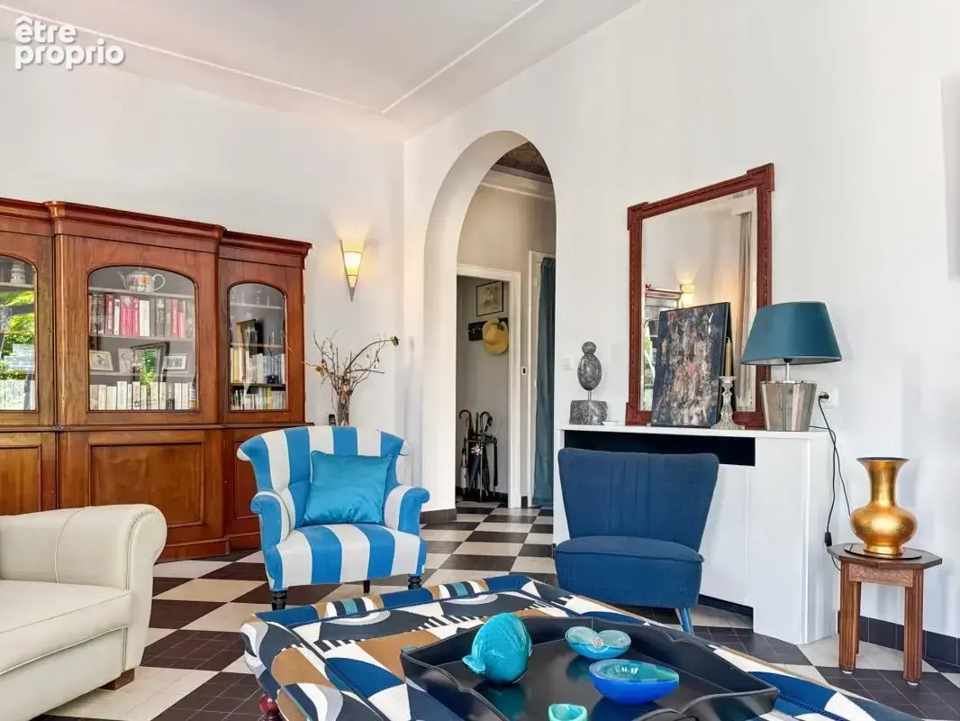 VICHY – Quartier République – Appartement de caractère 80 m² avec garage et caves dans maison Art déco - photo 30