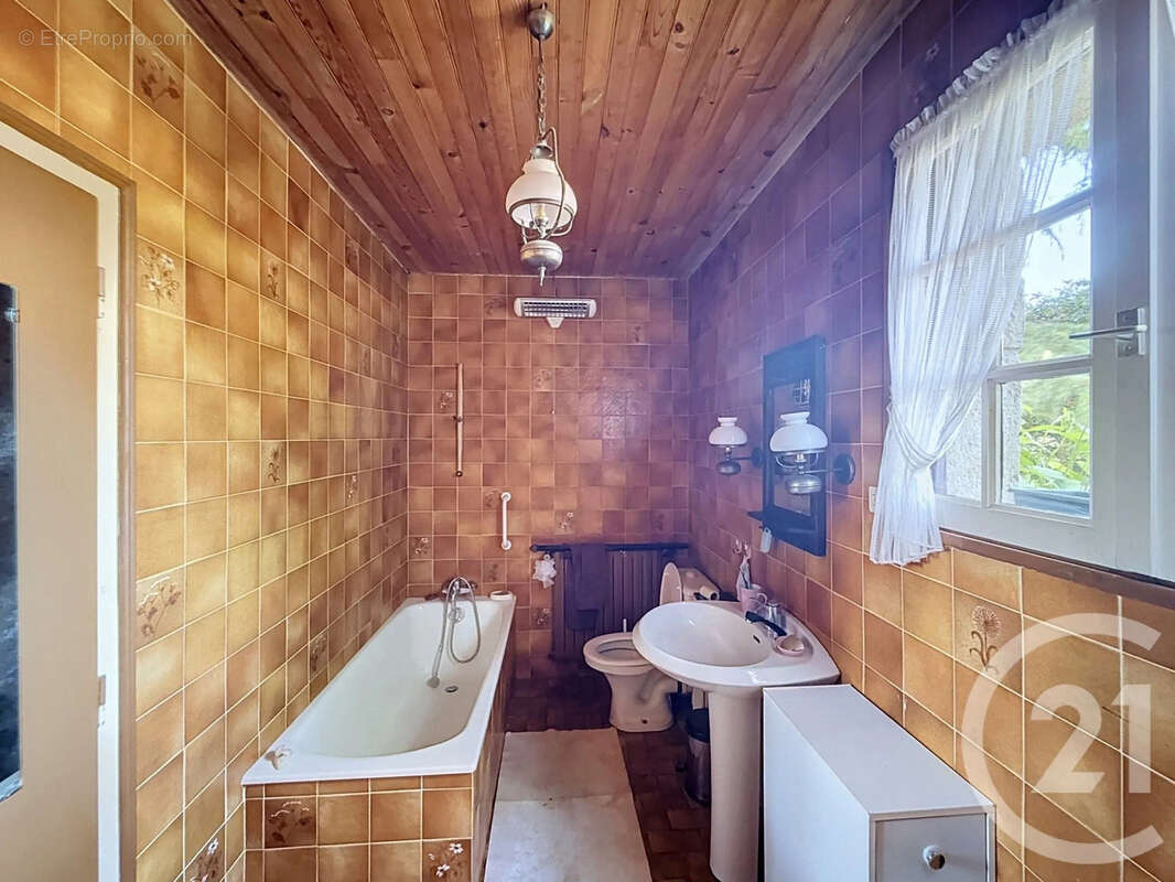 Maison 134 m² à Le Vieux-Marche  - photo 11