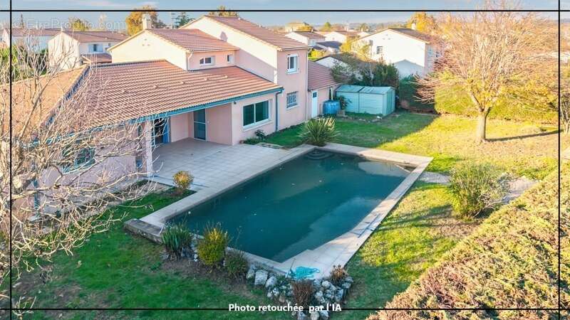 Maison à SAINT-NICOLAS-DE-LA-GRAVE