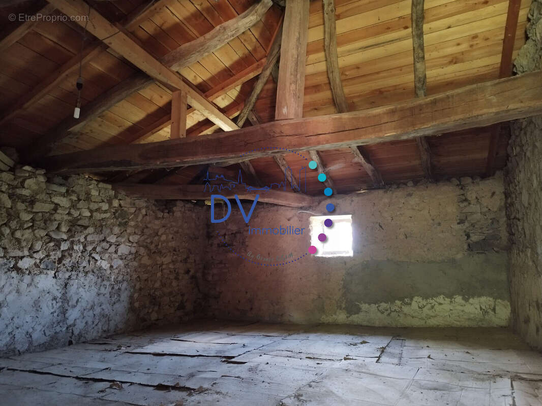 Maison à SAINT-JUST-D&#039;AVRAY