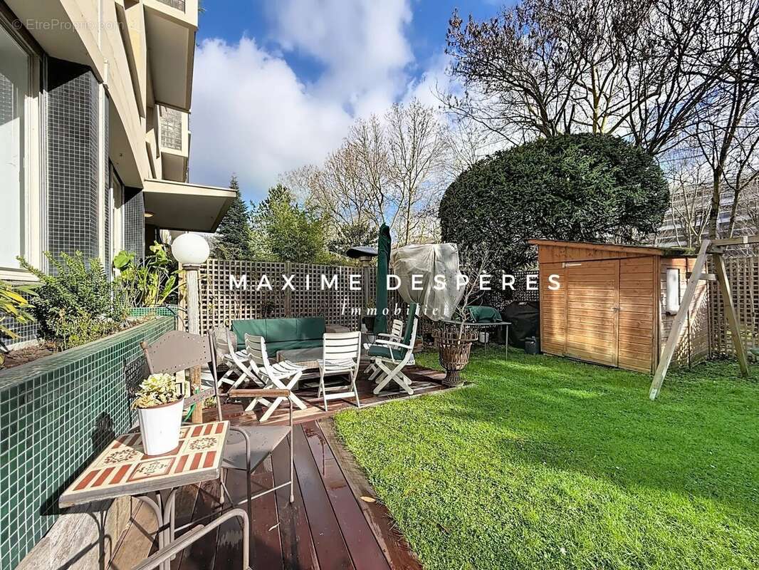Appartement à NEUILLY-SUR-SEINE