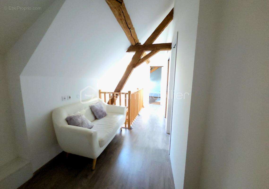 Maison à SAINT-PRYVE-SAINT-MESMIN