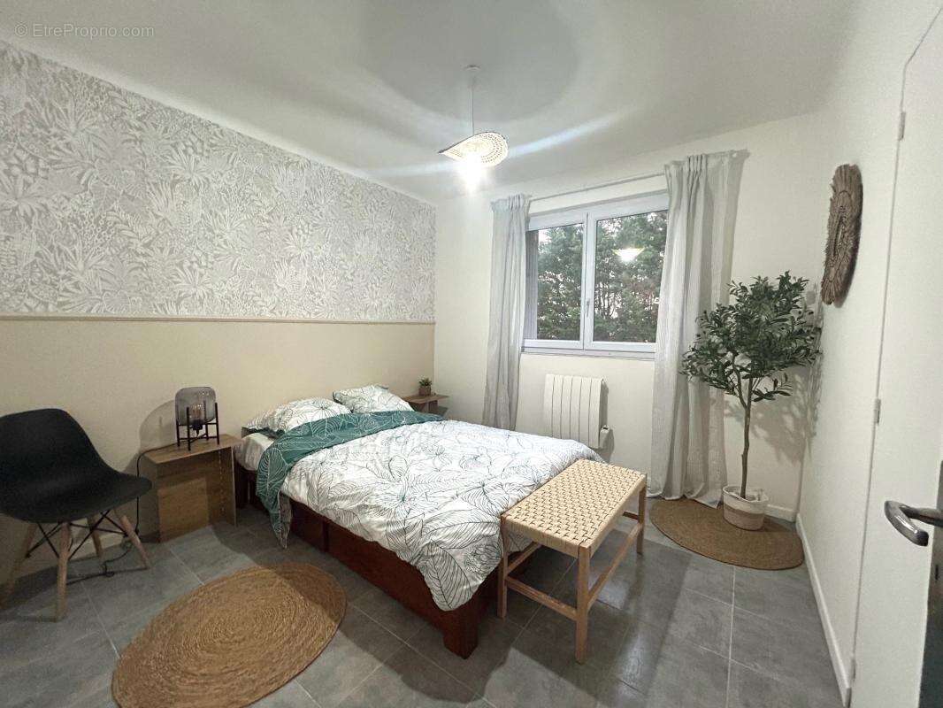 Maison à SAINT-ETIENNE-DE-TULMONT