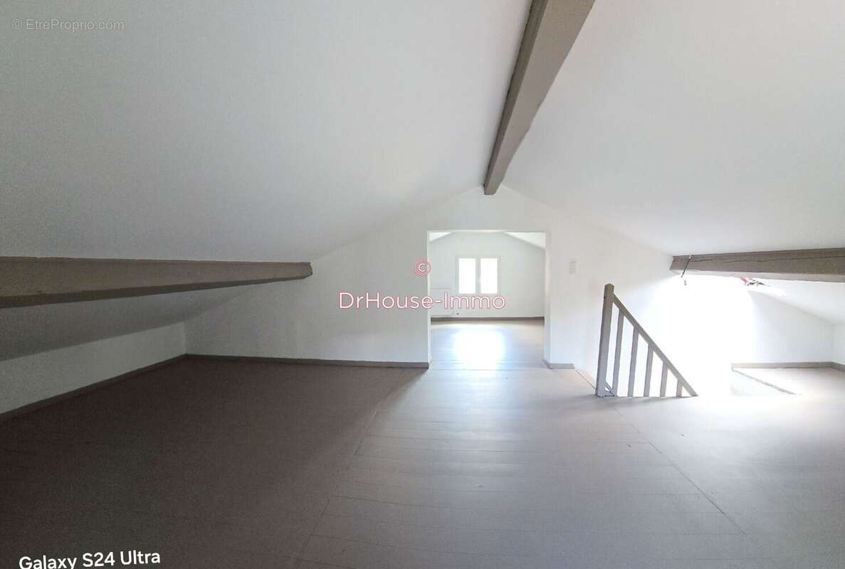 Appartement à UNIEUX