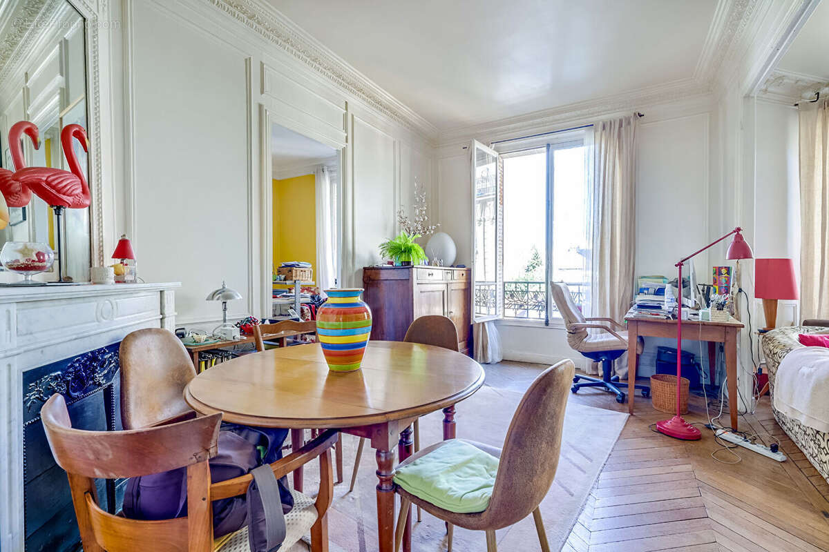 Appartement à PARIS-14E