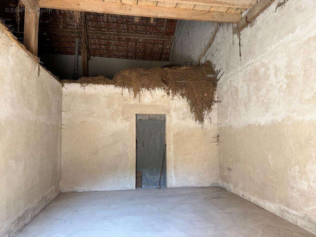 Maison ancienne de 138 m2 avec dépendances - photo 9