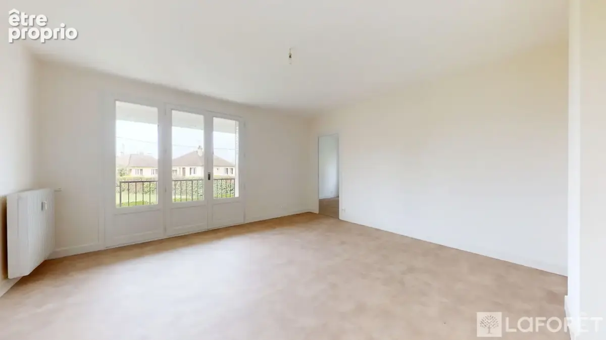 Appartement T5 avec garage et cave sur YZEURE - photo 2