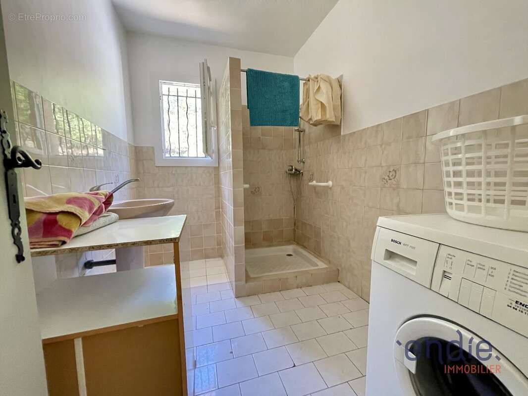 Lorgues villa t7 piscine garage cave - photo 10