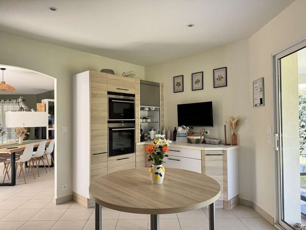 Maison 152 m² à Grezac  - photo 8