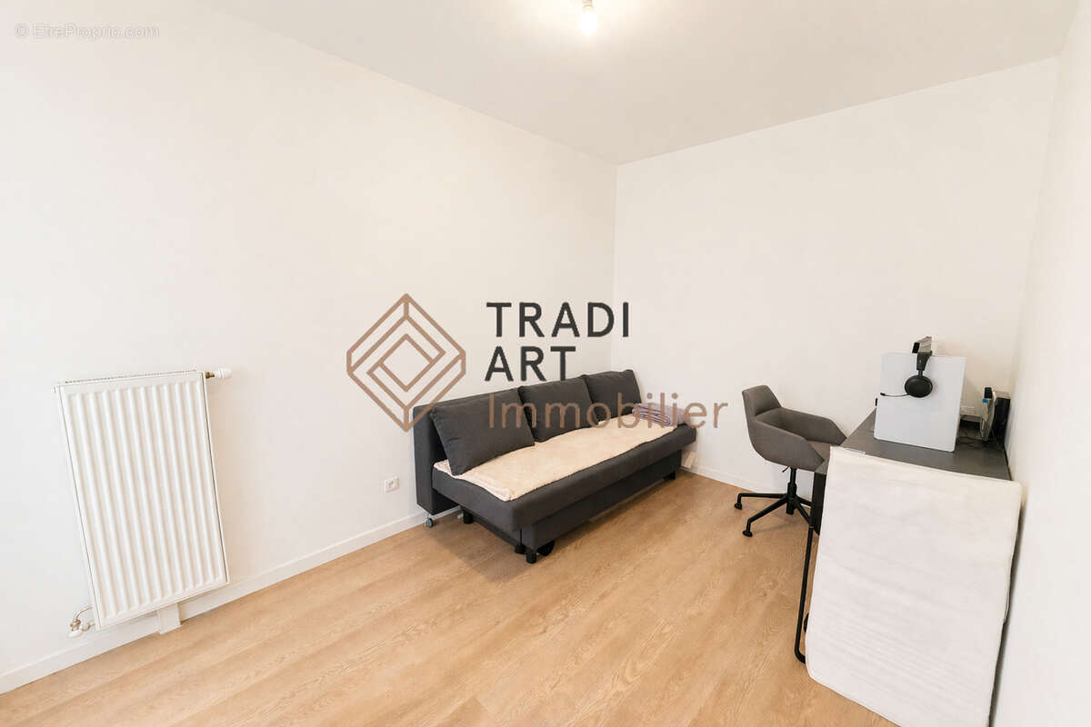 Appartement à SAINTE-GENEVIEVE-DES-BOIS