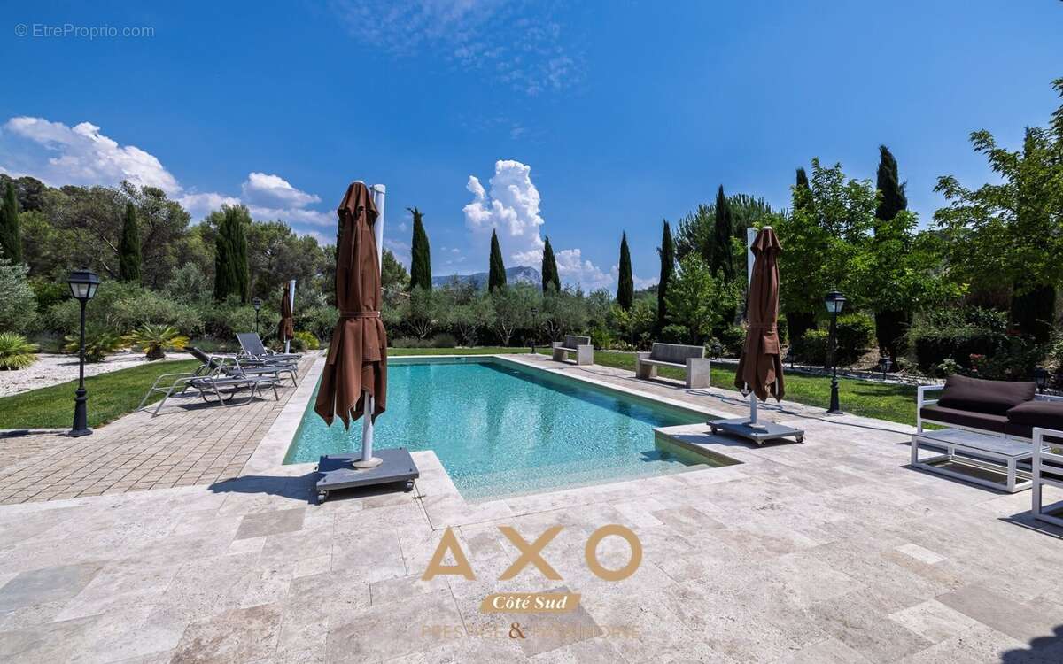 Saint marc jaumegarde - vue sainte victoire - ensemble immobilier - 2 maisons - 380 m2  - appartements - jacuzzi - spa - 2 pisci - photo 6