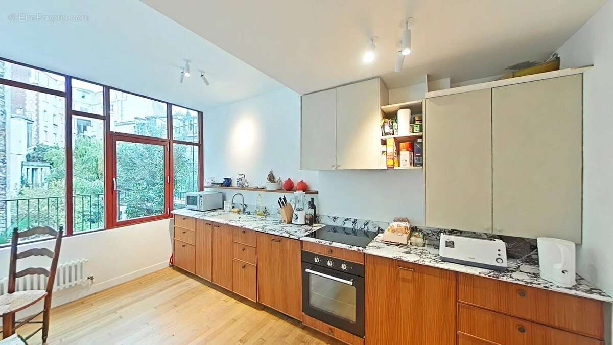 Appartement à PARIS-16E