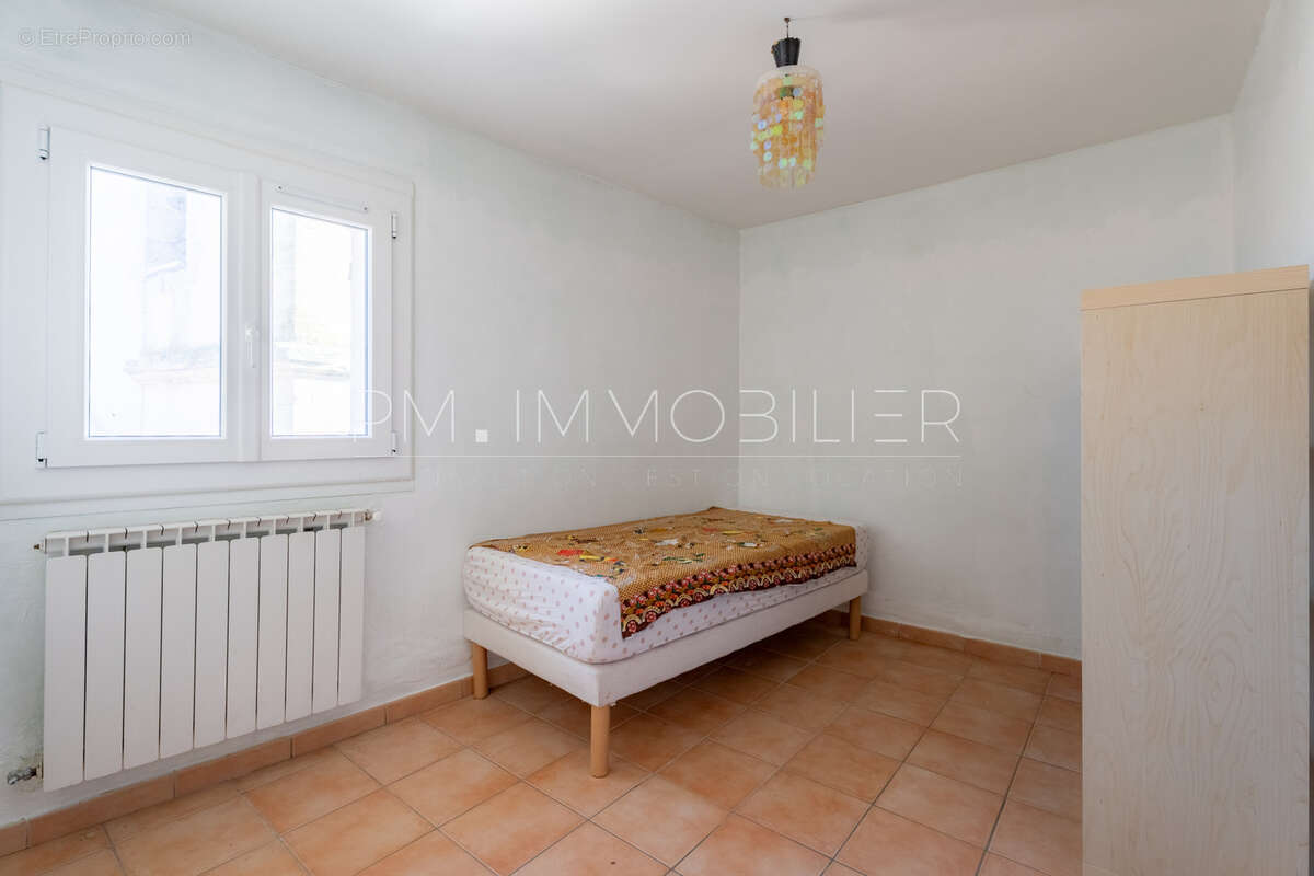 Maison à SIMIANE-COLLONGUE