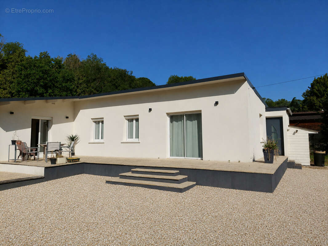 Maison 6 pièces de 153 m2 - photo 2