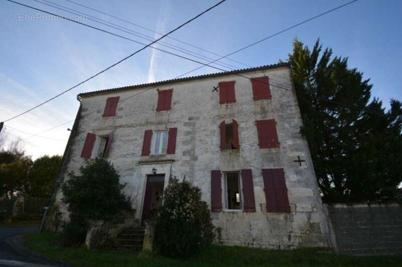 Maison à HIERSAC