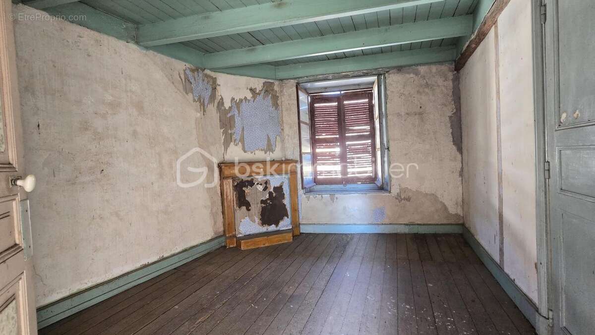 Superbe opportunité, maison de bourg à rénover, 4 chambres, grenier aménageable, terrain - photo 10