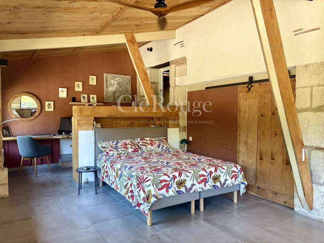 Proche de Saint-Livrade-sur-Lot – Élégante propriété de caractère de 5 chambres avec piscine chauffée et superbe parc arboré - photo 11
