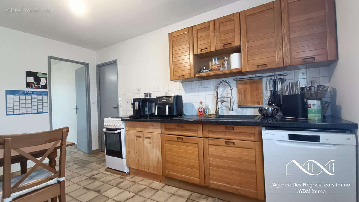 Maison à SAINT-DENIS-DE-L'HOTEL