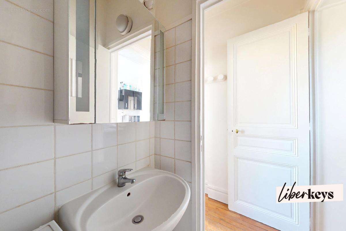 Appartement à PARIS-17E