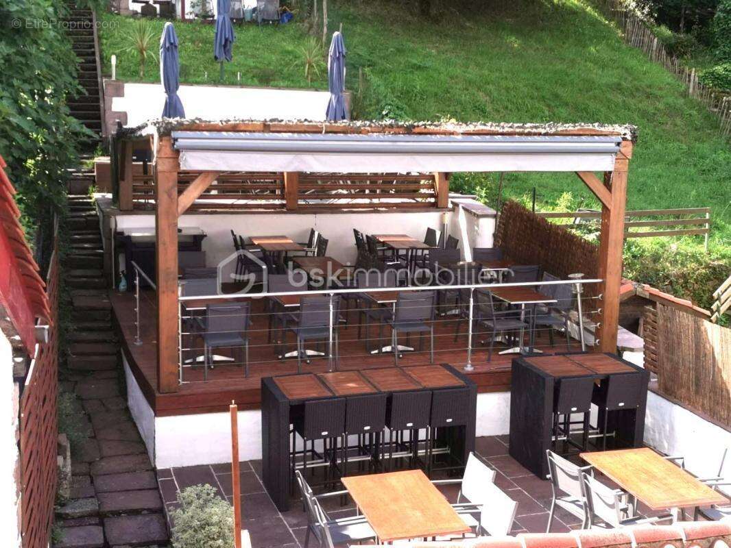 Commerce à SAINT-JEAN-PIED-DE-PORT