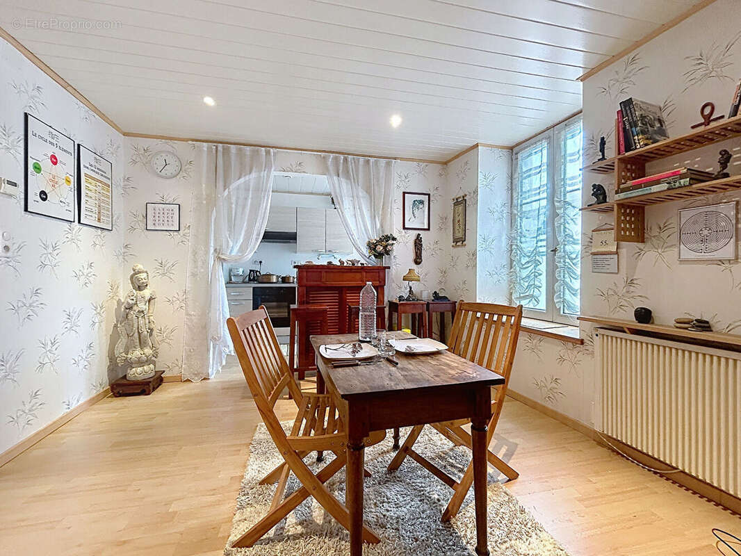 Appartement à ARS-SUR-MOSELLE
