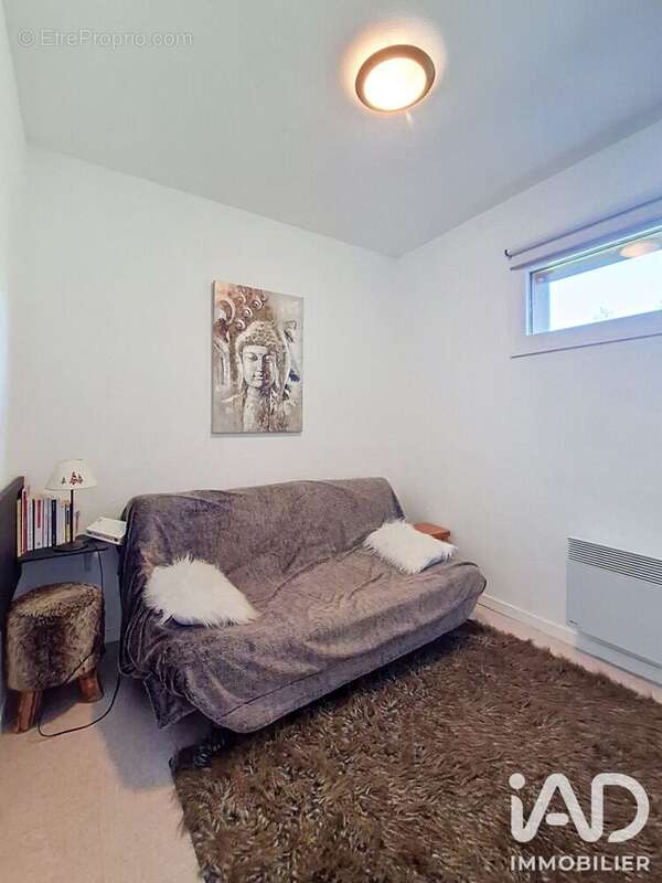 Appartement 30 m² à La Cluse  - photo 4