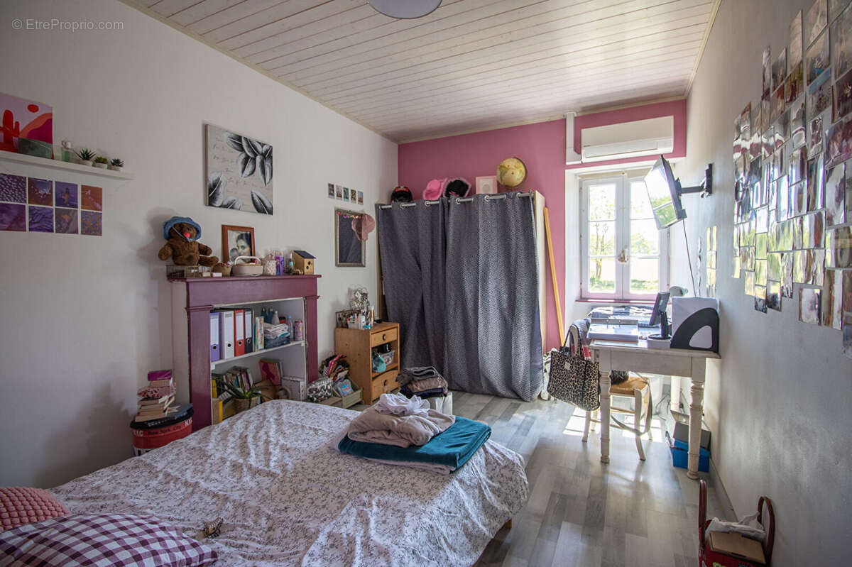 Maison à CHATEAUNEUF