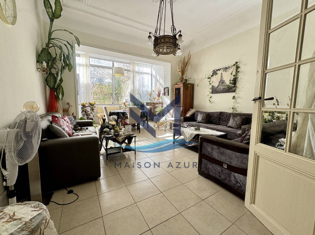 Appartement à MARSEILLE-6E